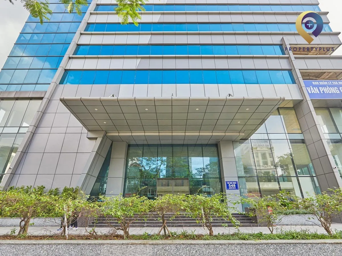 Mặt tiền khu vực lối vào tòa nhà Trico-Building